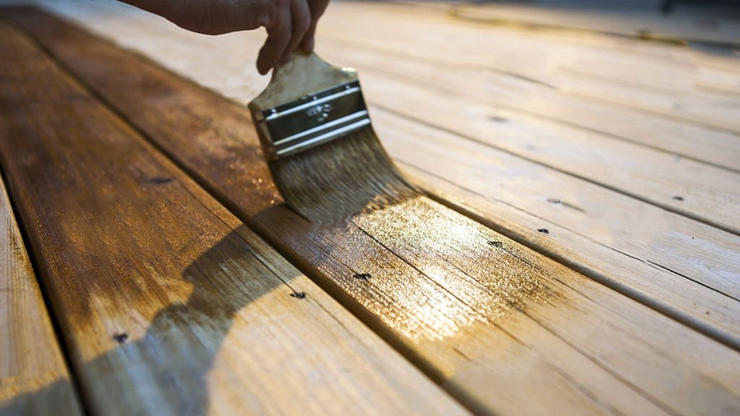 jak natřít dřevěnou terasu palubky vencl