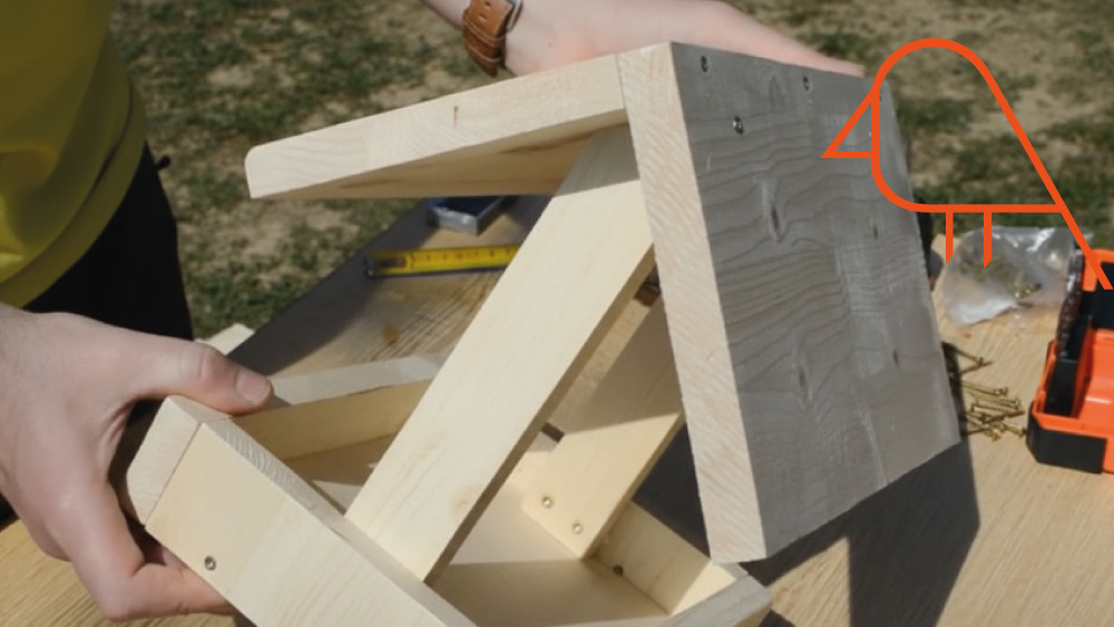 Jak vyrobit dřevěné krmítko pro ptáky